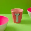 Bicchiere melammina fucsia lettera T 280 ml Maiolika