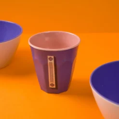 Bicchiere melammina viola lettera I 280 ml Maiolika