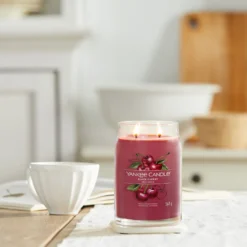 Black Cherry candela in giara grande Yankee Candle