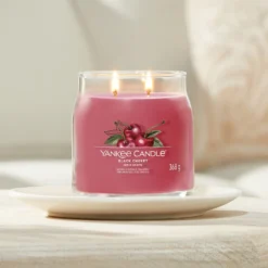 Black Cherry candela in giara media Yankee Candle