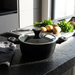 Casseruola antiaderente 24 cm Collection nera con coperchio