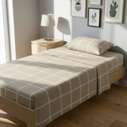 Completo letto 1 piazza e mezza policotone quadrotti sabbia