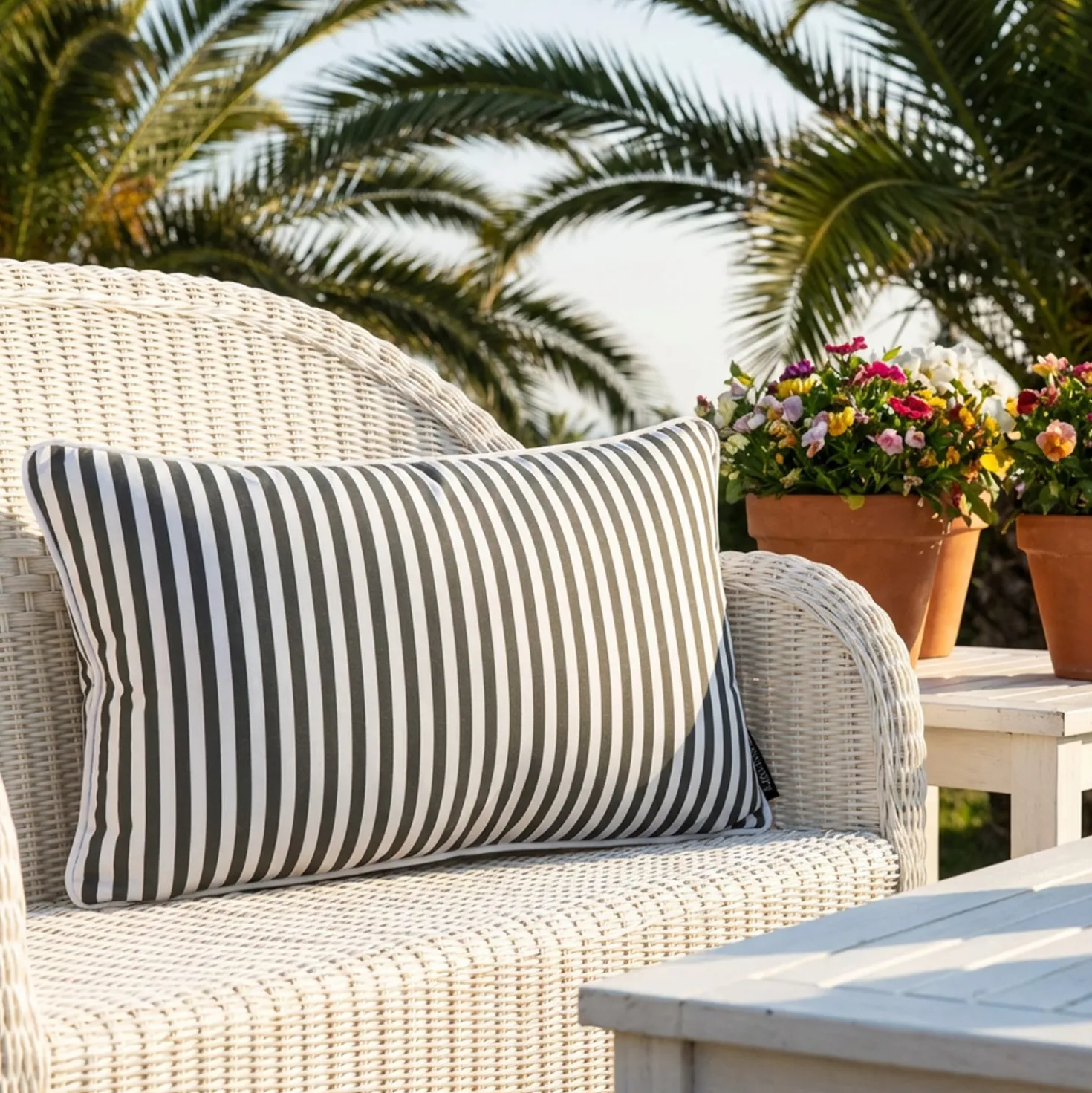 Cuscino arredo idrorepellente 30x50 cm righe grigio