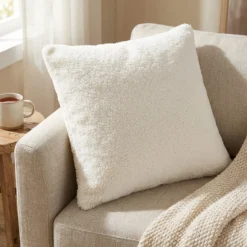 Cuscino arredo latte sherpa 45x45 cm