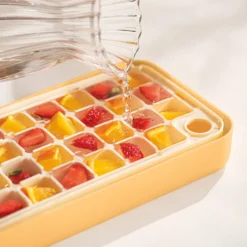 Formaghiaccio 30 cubetti con coperchio giallo