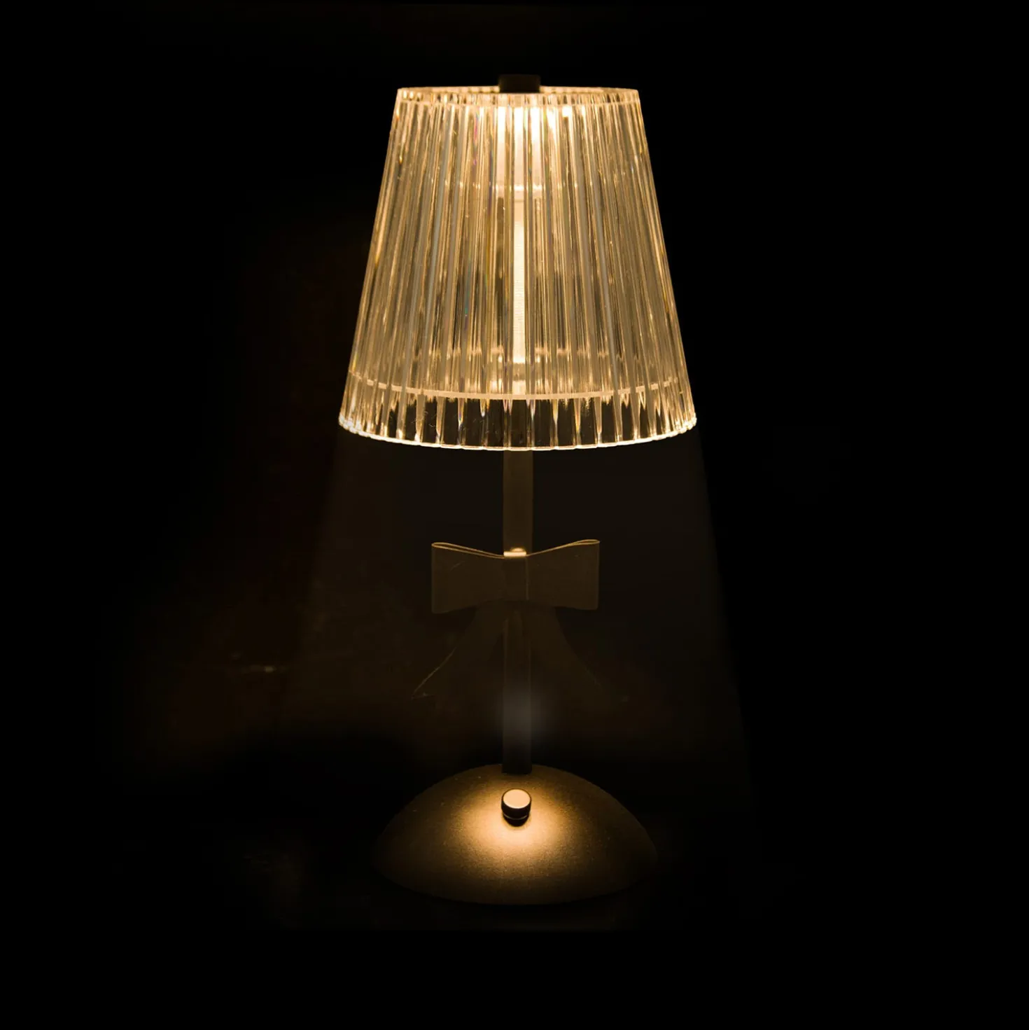 Lampada da tavolo touch Lui