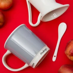 Mug grigia 400 ml con cucchiaino