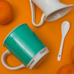 Mug verde 400 ml con cucchiaino