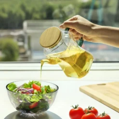 Oliera 550 ml in vetro borosilicato e tappo in bambù verde