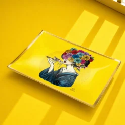 Piatto decorativo vetro 35x25 cm Donna giallo