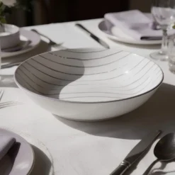 Piatto fondo bianco righe grigie porcellana Mix e Match