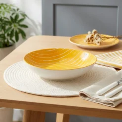Piatto fondo giallo righe bianche porcellana Mix e Match
