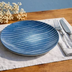 Piatto piano blu righe bianche porcellana Mix e Match