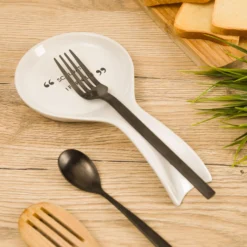 Poggiamestolo bianco con scritta 22 cm