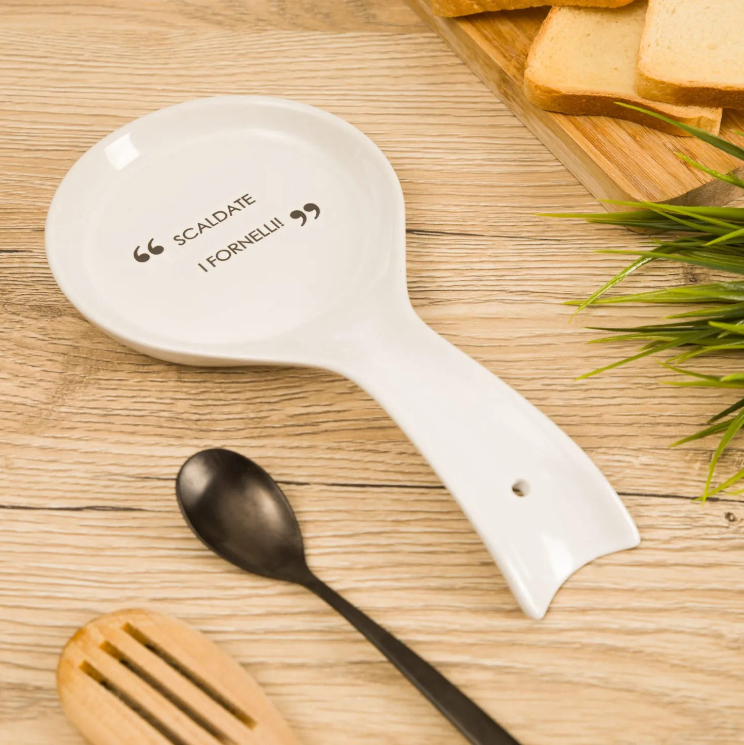 Poggiamestolo bianco con scritta 22 cm