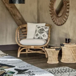 Poltrona con cuscino in rattan Farah
