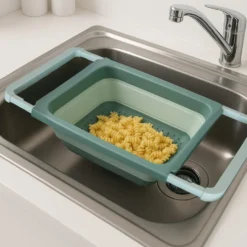 Scolapasta salvaspazio rettangolare manici allungabili