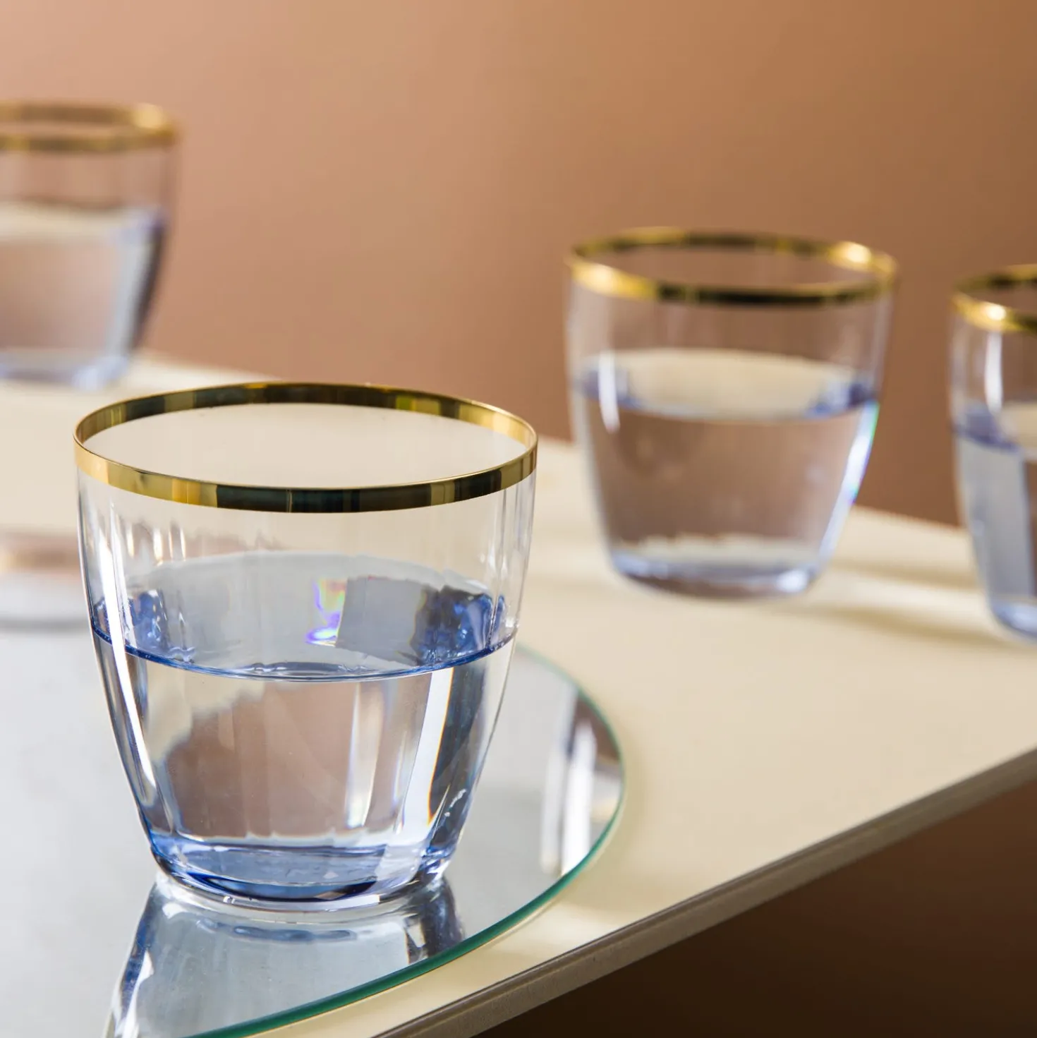 Set 6 bicchieri acqua 365 ml blu con bordo oro Shine