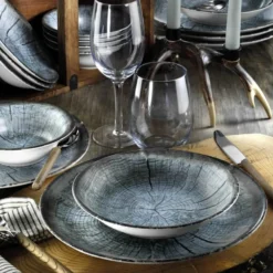 Set 18 piatti blu effetto legno
