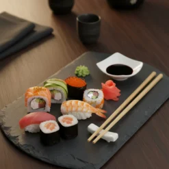 Set sushi 4 pezzi con vassoio in ardesia