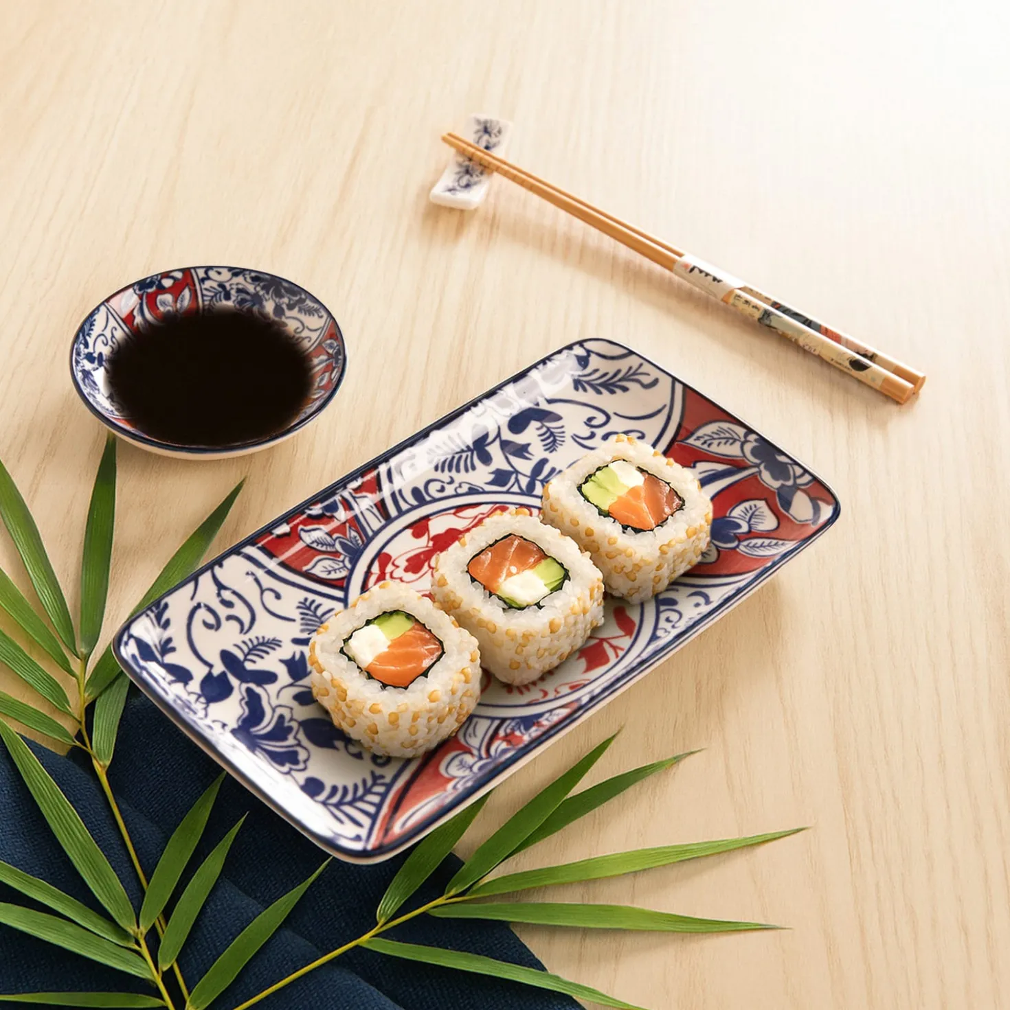 Set sushi 3 pezzi piattino rettangolare rosso blu Sushiko