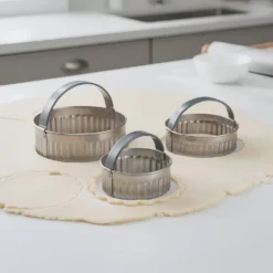 Set 3 tagliabiscotti con manico Baker's Secret