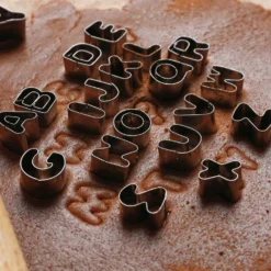 Set 26 tagliabiscotti lettere acciaio Baker's Secret