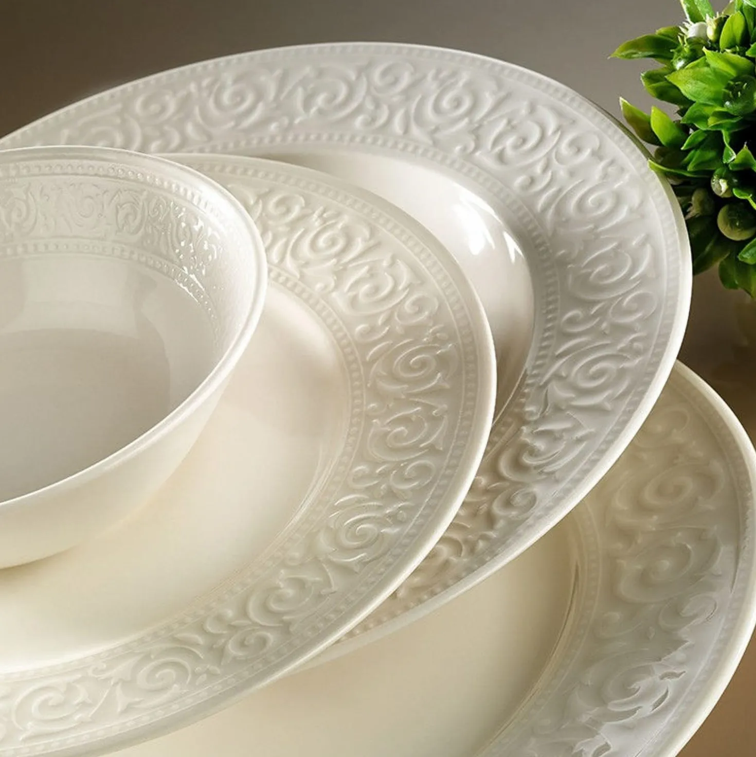 Set tavola bianco bordo decorato 24 pezzi in porcellana