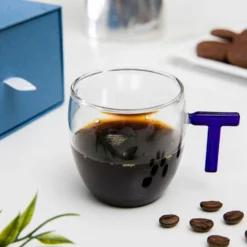Tazzina caffè lettera T blu in vetro borosilicato, 150 ml