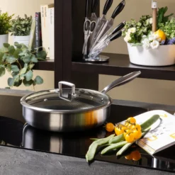 Tegame 24 cm con coperchio e un manico a 3 strati Tri - ply